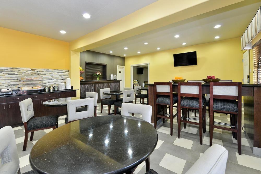 Best Western La Place Inn Экстерьер фото